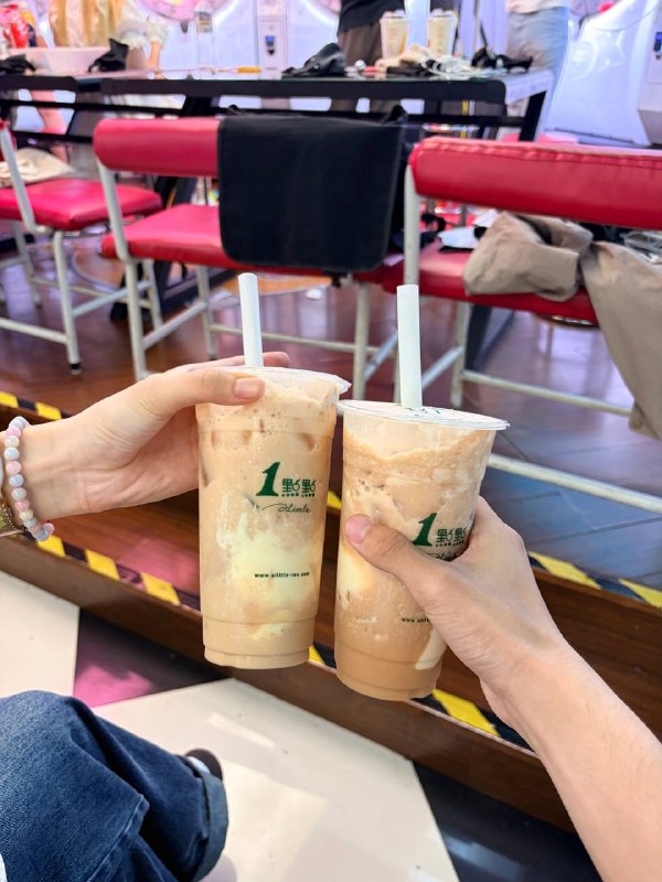 上海day5和@桐谷傅傅 面基了，人特别特别好玩得超级充实超级开心，来上海最开心的一天我一直在笑www（苹果肌好酸呀吃了很辣但是很好吃的川菜然后打了舞萌也出了好多分开心上海day5和@桐谷傅傅 面基了，人特别特别好玩得超级充实超级开心，来上海最开心的一天我一直在笑www（苹果肌好酸呀吃了很辣但是很好吃的川菜然后打了舞萌也出了好多分开心