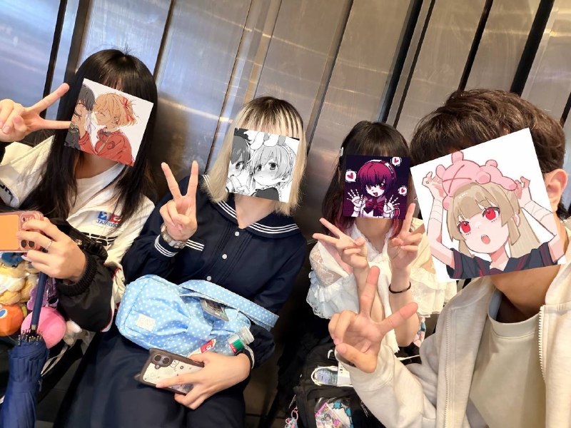 上海day14和@雪柰@桐谷傅傅@泉依 来了makihouse吃得超级开心！p6真的是神一起喝了柚子酒还请店员拍了合照w在上海玩了两周了，今天也是我在上海最后的完整的一天，很幸运能遇到愿意陪我玩的大家，谢谢你们！上海day14和@雪柰@桐谷傅傅@泉依 来了makihouse吃得超级开心！p6真的是神一起喝了柚子酒还请店员拍了合照w在上海玩了两周了，今天也是我在上海最后的完整的一天，很幸运能遇到愿意陪我玩的大家，谢谢你们！