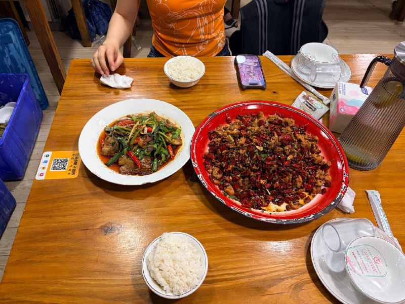 上海day5和@桐谷傅傅 面基了，人特别特别好玩得超级充实超级开心，来上海最开心的一天我一直在笑www（苹果肌好酸呀吃了很辣但是很好吃的川菜然后打了舞萌也出了好多分开心上海day5和@桐谷傅傅 面基了，人特别特别好玩得超级充实超级开心，来上海最开心的一天我一直在笑www（苹果肌好酸呀吃了很辣但是很好吃的川菜然后打了舞萌也出了好多分开心