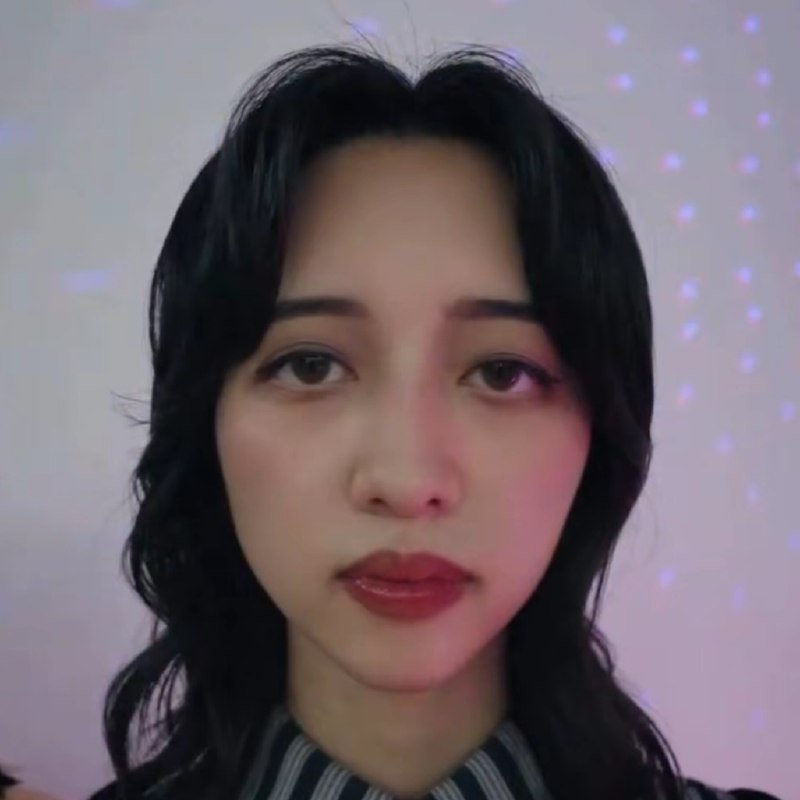 这是ave mujica人气最高的成员你敢和她对视超过5秒吗