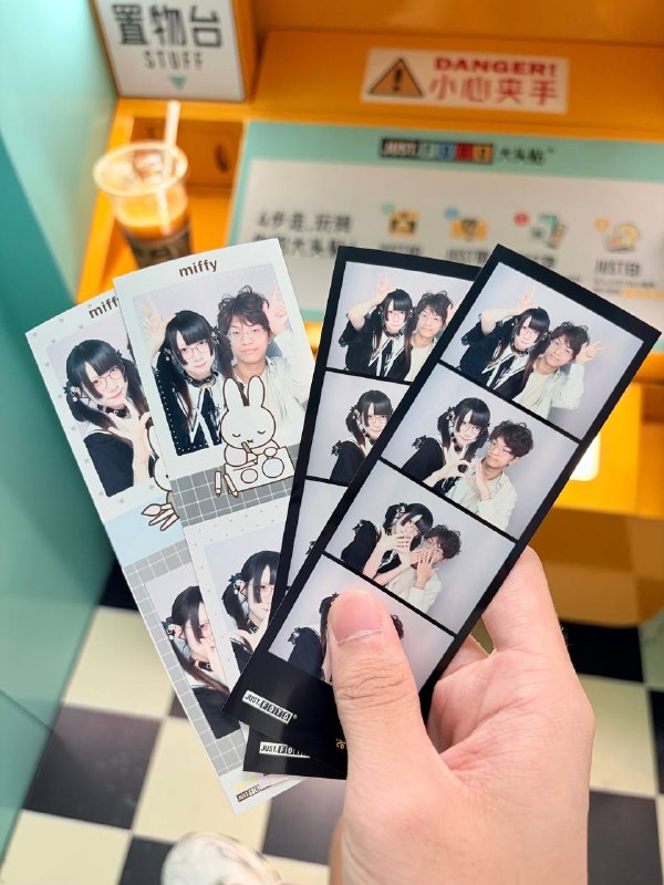 和@祈拍了大头贴第一次拍有点不熟悉和@祈拍了大头贴第一次拍有点不熟悉