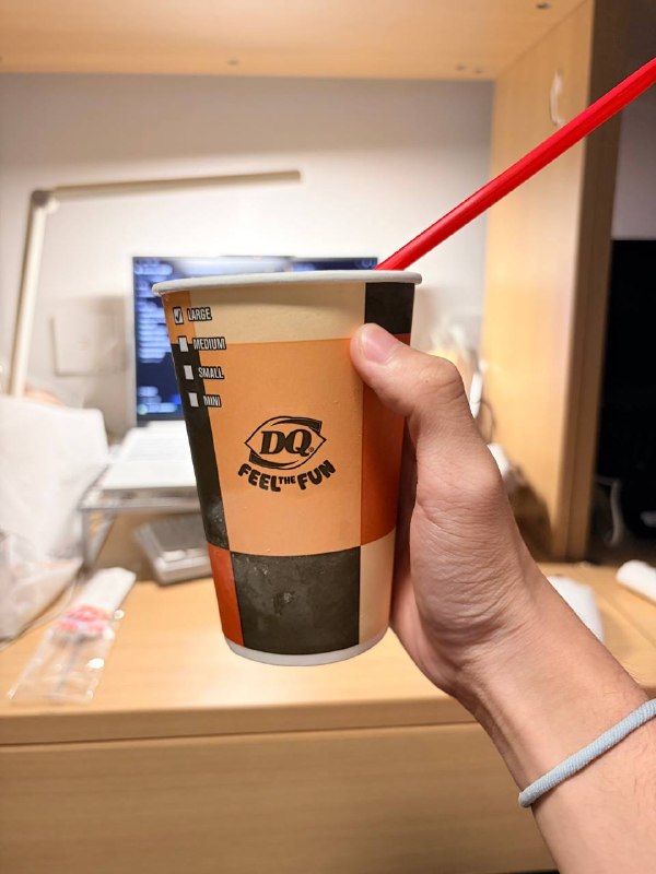 因为我说我想吃冰淇淋，@祈就偷偷给钱点了dq因为我说我想吃冰淇淋，@祈就偷偷给钱点了dq
