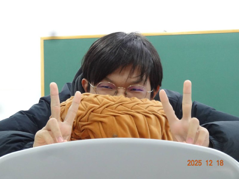 在学校的我（请忽略我那猥琐的眼神