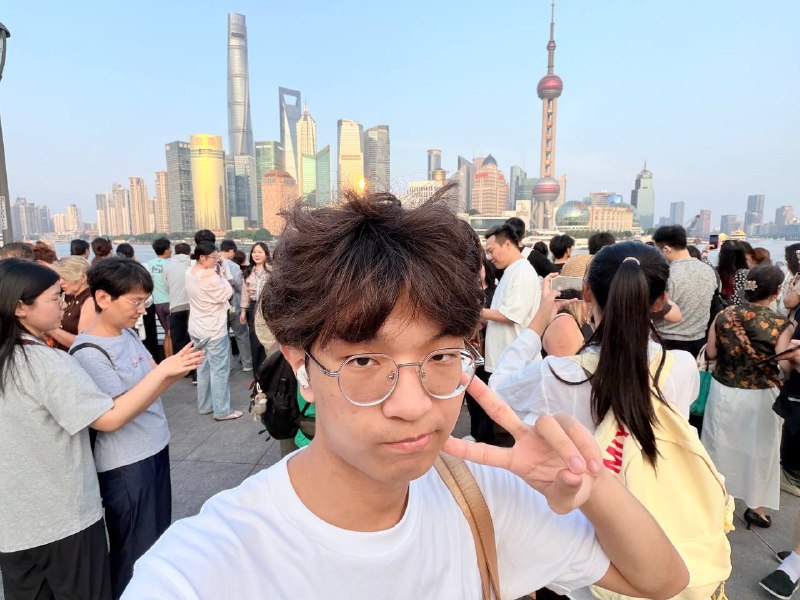 来上海一个多月想起来拍游客照了来上海一个多月想起来拍游客照了
