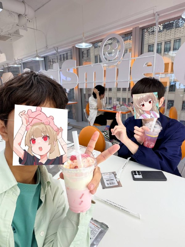 上海day8和@透明  来了百联ZX购入了一本雨中祈晴喝了好喝的超天酱主题饮品，还送了透卡和海报上海day8和@透明  来了百联ZX购入了一本雨中祈晴喝了好喝的超天酱主题饮品，还送了透卡和海报